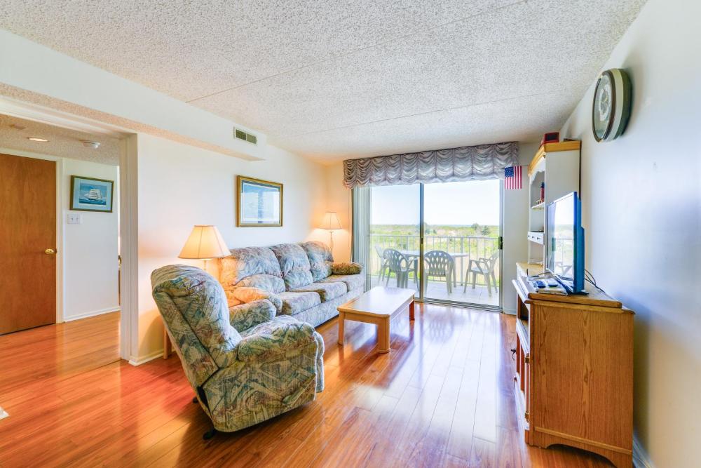Atlantic City Area Vacation Rental with Pool Access!